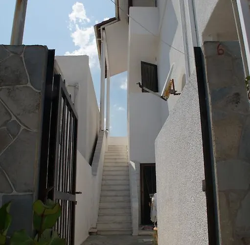 Apartman Ermioni *