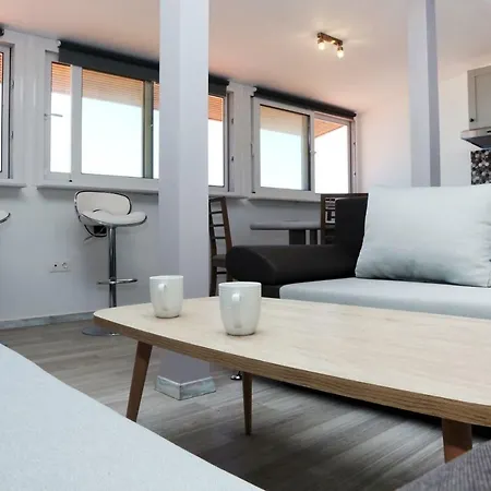 Apartment Ermioni *